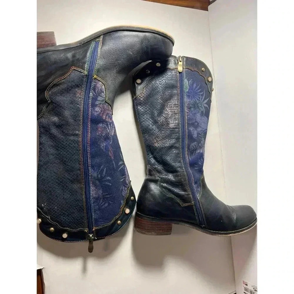 Black Floral Women's Boots - Picture 6 of 9